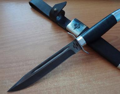 The process of making knives from Damascus steel