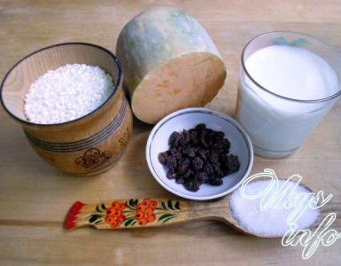 Pumpkin porridge with rice - healthy breakfast
